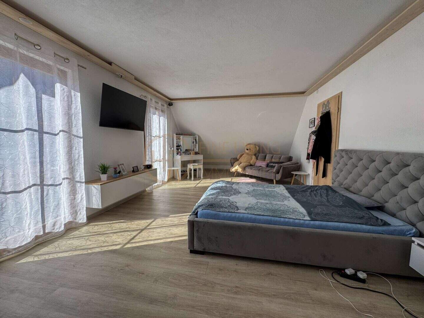 Schlafzimmer DG