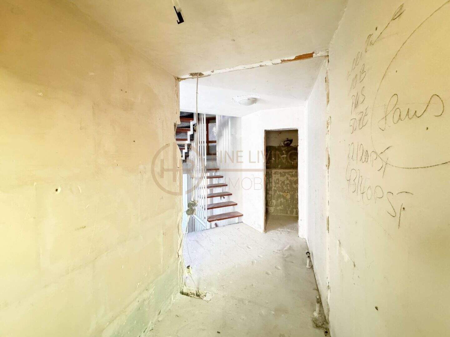 Flur Gäste WC Aufgang Essbereich