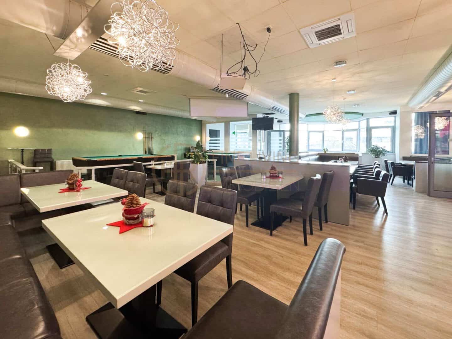 Restaurant im EG