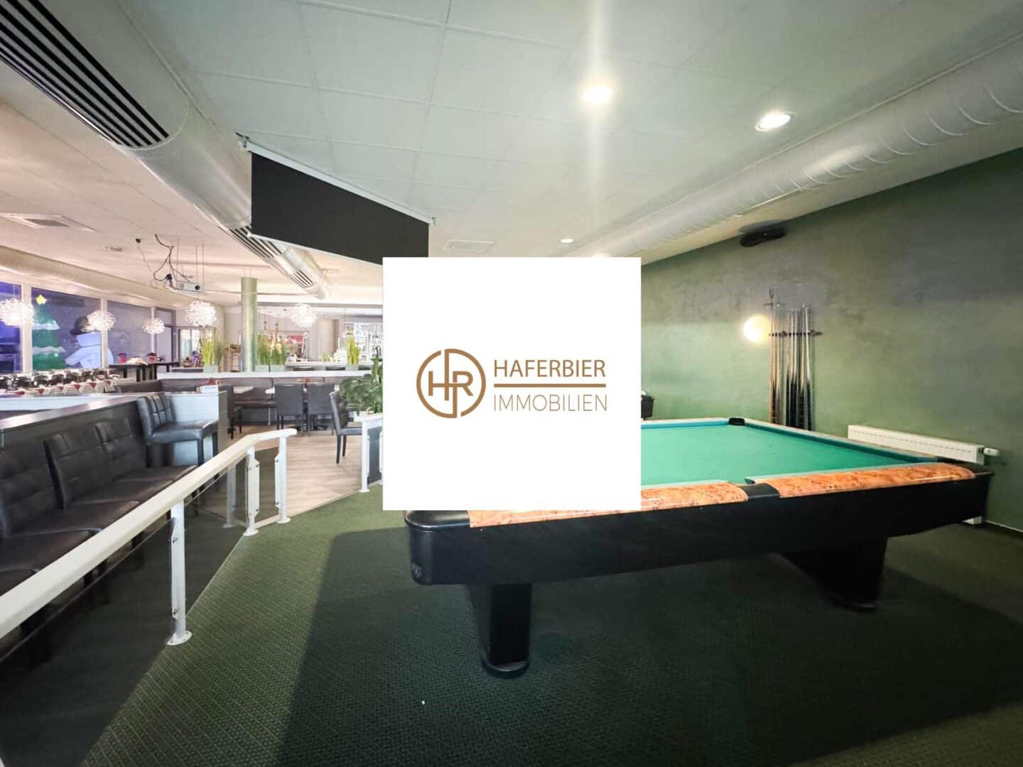 Billardtische im Restaurantbereich EG